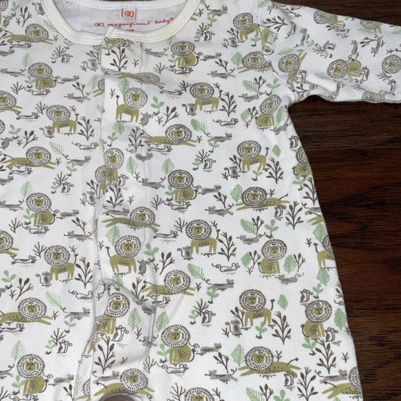 🦁Magnificent Baby Coverall Unisex 6 Months - Picture 2 of 3